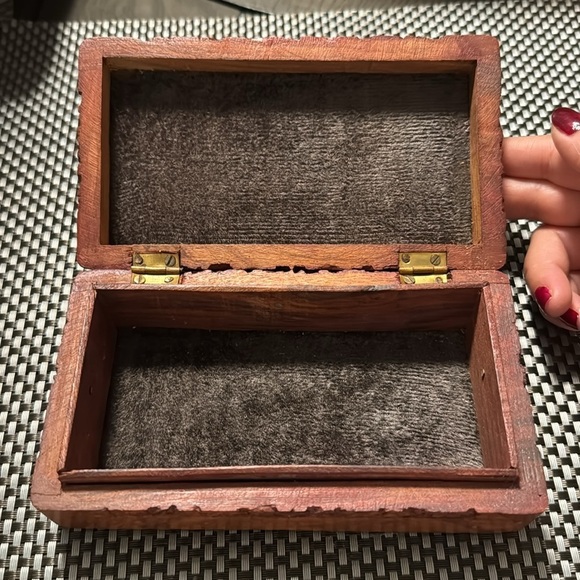 Indian Hand Carved Vintage Wooden Box - Picture 4 of 9